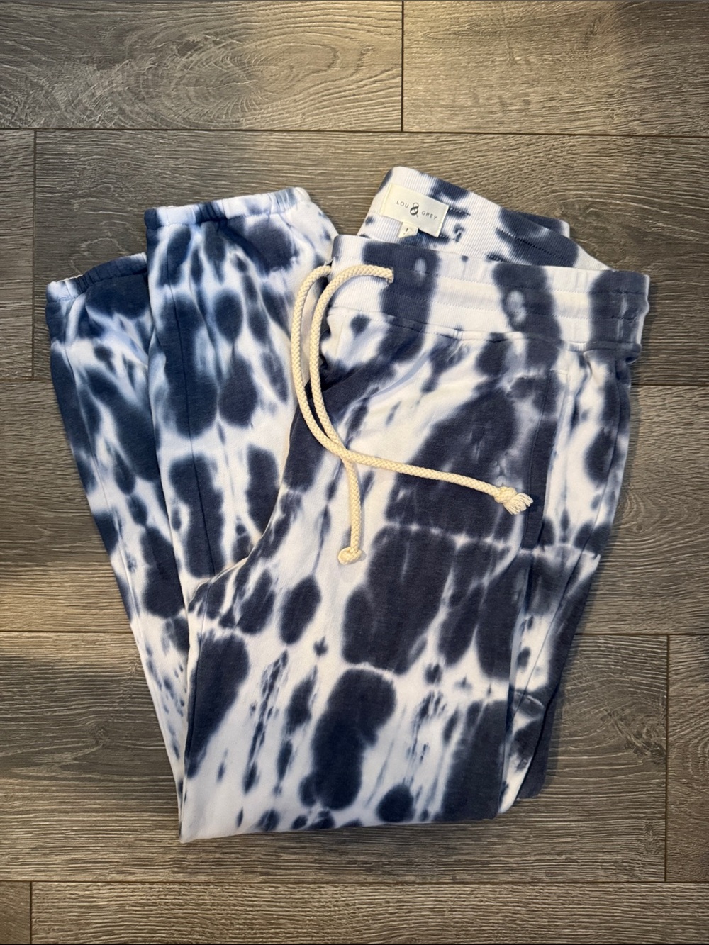Lou & Grey Women’s Blue and White Tie-Dye Sweatpants